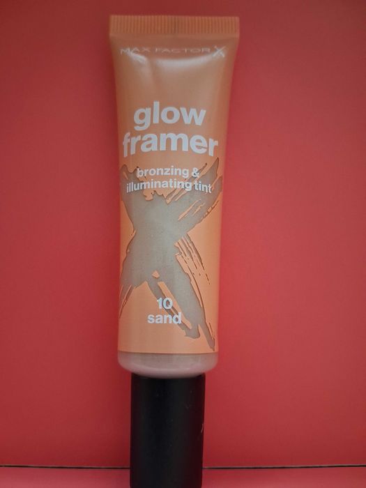 MAX FACTOR glow framer
