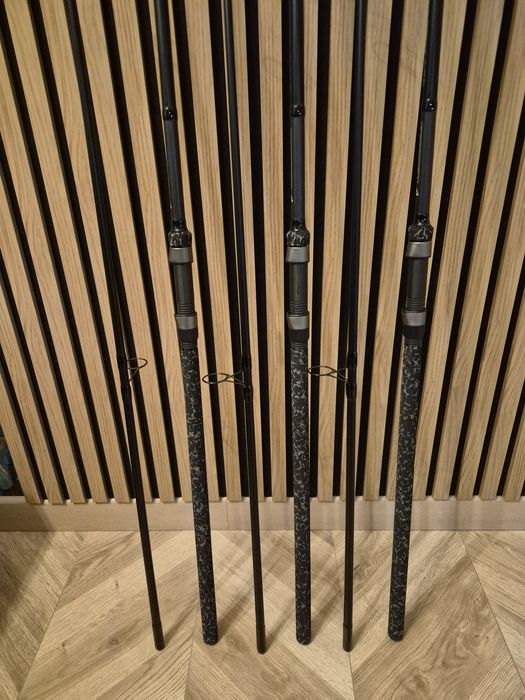 Forge Tackle- Black Bullet Carp Rod 11ft
Forge Tackle- Black Bullet