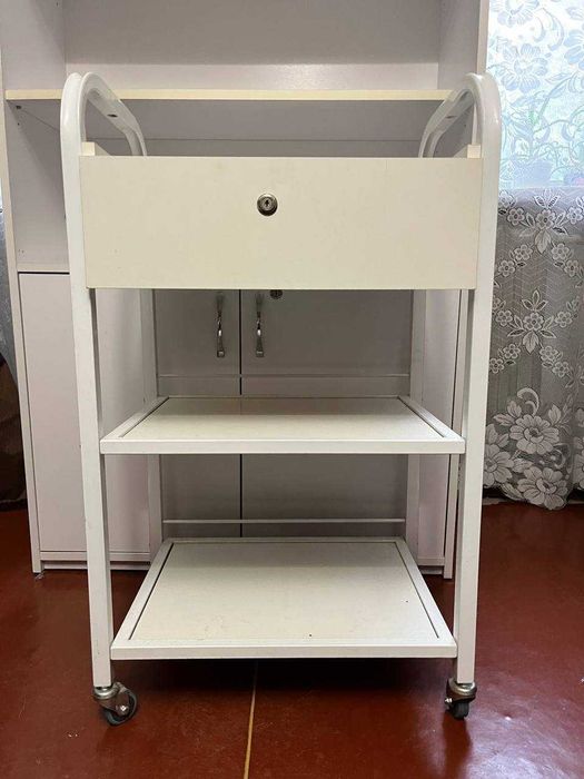 Візок косметологічний пересувний на колесах