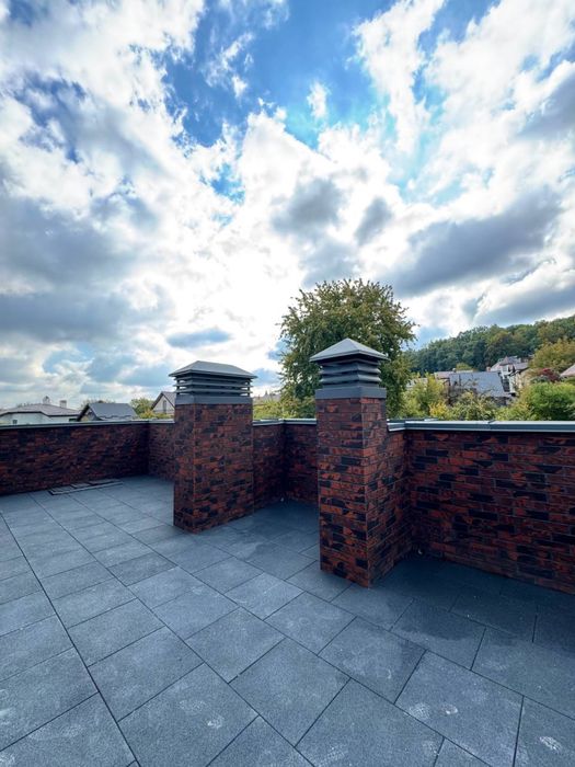 Продаж котеджу з терасою на даху м.Винники