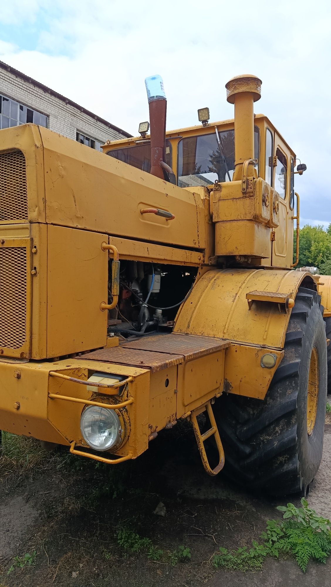 Кіровець К-701, трактор