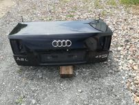 Audi A8 D3 L klapa bagażnika czarna