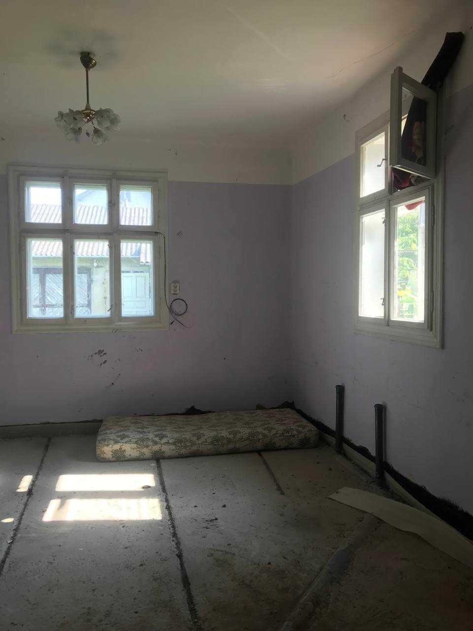 Продається будинок смт.Отинія