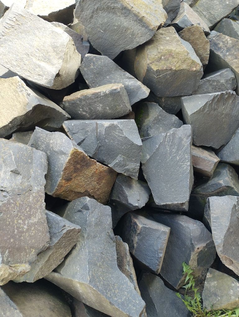 Камінь формак  базальтовий