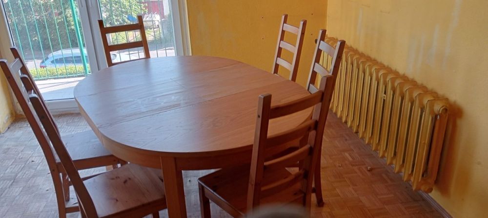 Stół drewniany z 6 krzesłami