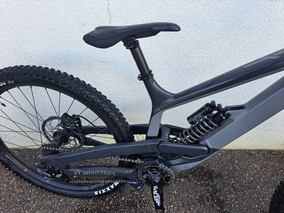 YT  TUES  2019  M  AL   27.5