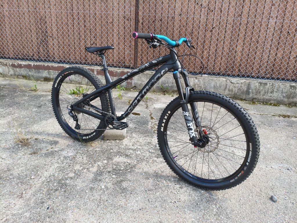 Rower Dartmoor Hornet L 27.5 2023 Custom, FOX Raceface Enduro Freeride