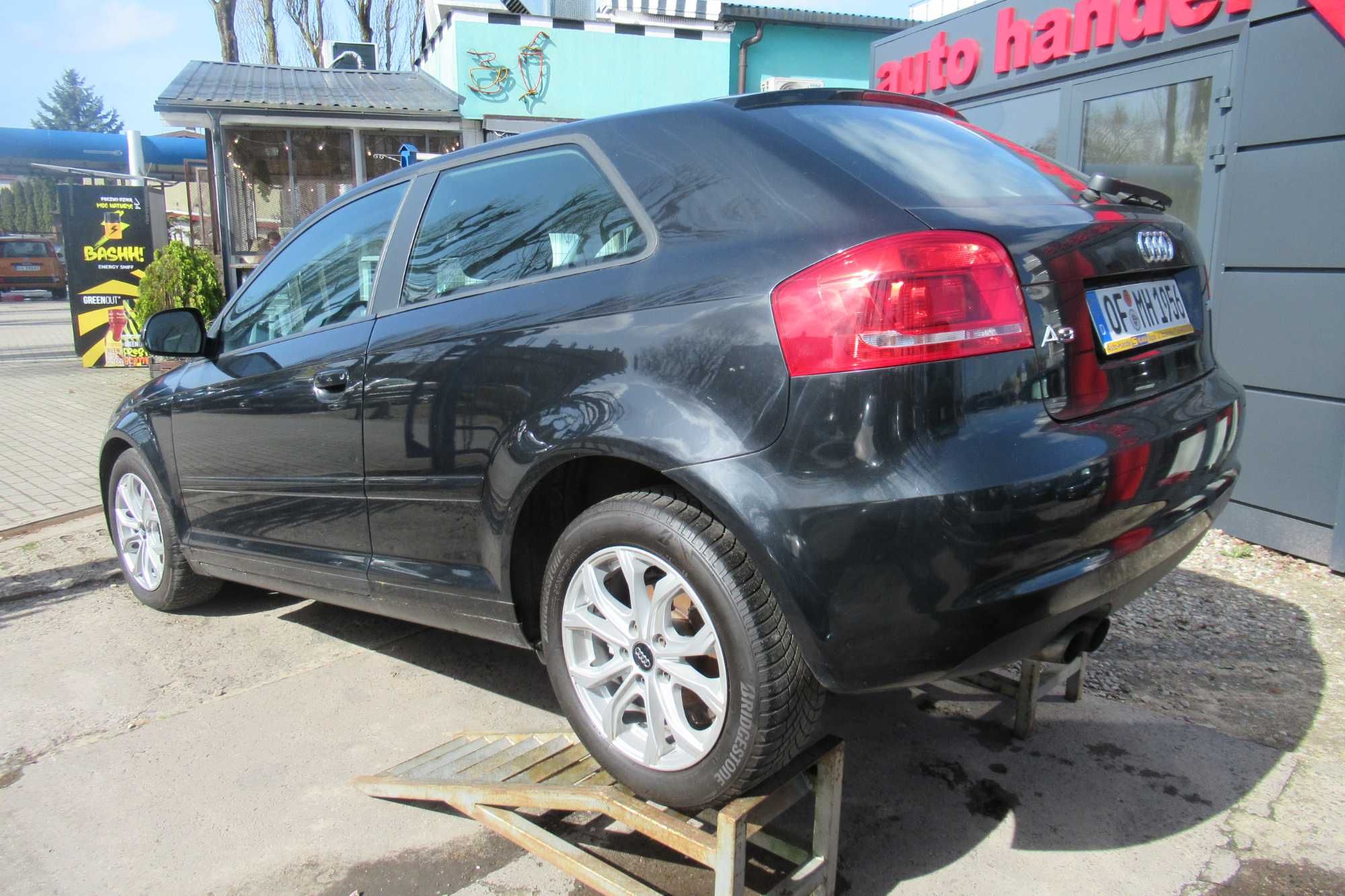 AUDI A3 8p lift 2009 1.4 TFSI 125km czarna piękna hatchback lifting