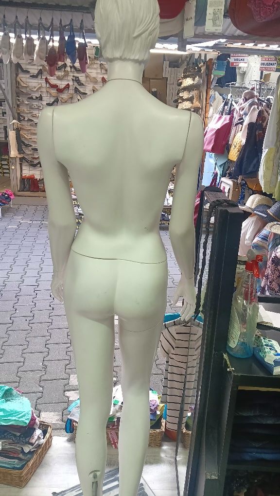 Manekit całopostaciowy
