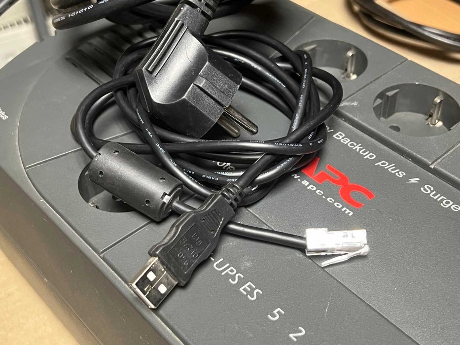Источник бесперебойного питания  APC Back-UPS ES 525VA