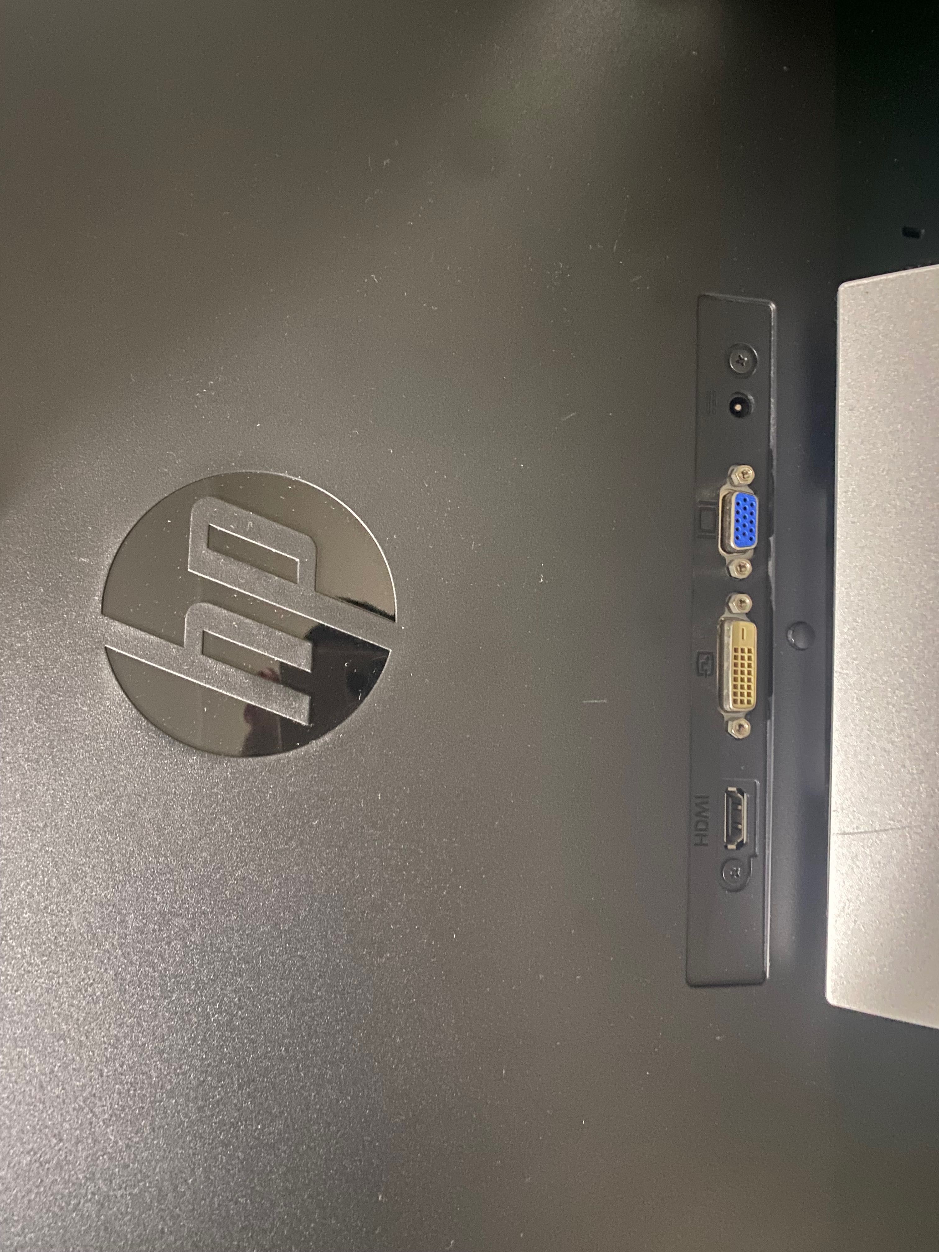 Ecrã HP com pouco uso