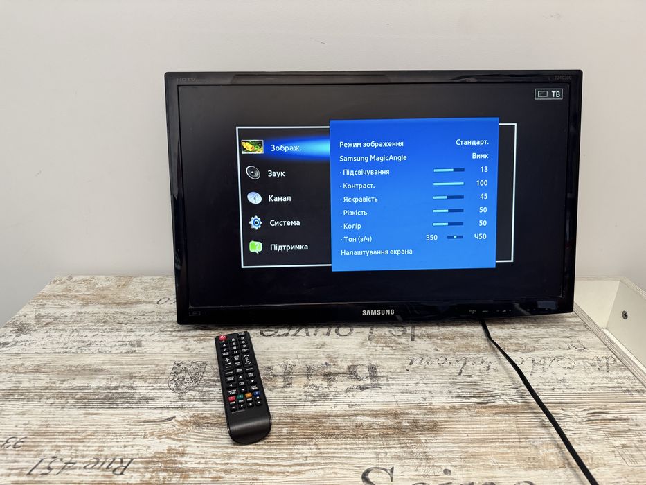 Телевізор Samsung LT24C300EW