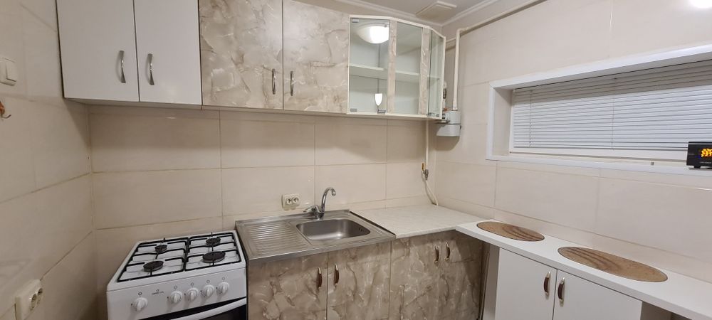 Оренда двокімнатної квартири на Шуменському . Другий поверх .