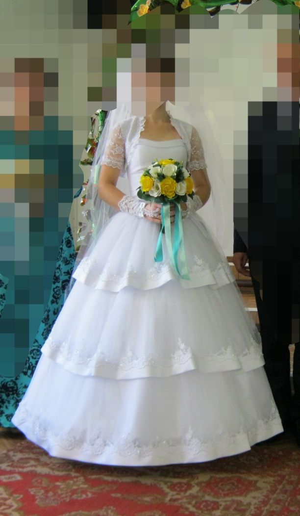 Свадебное платье, размер 42-46, на корсете