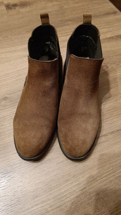 Botins em camurça, castanhos , tamanho 37, senhora