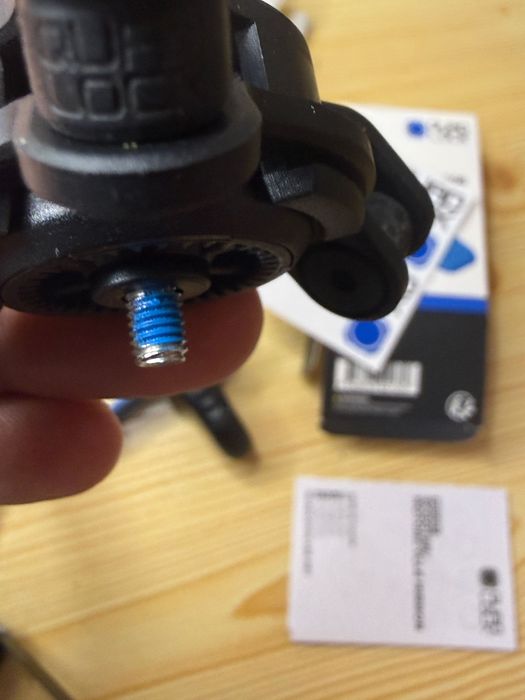 Suporte para espelho retrovisor de motos Quad Lock