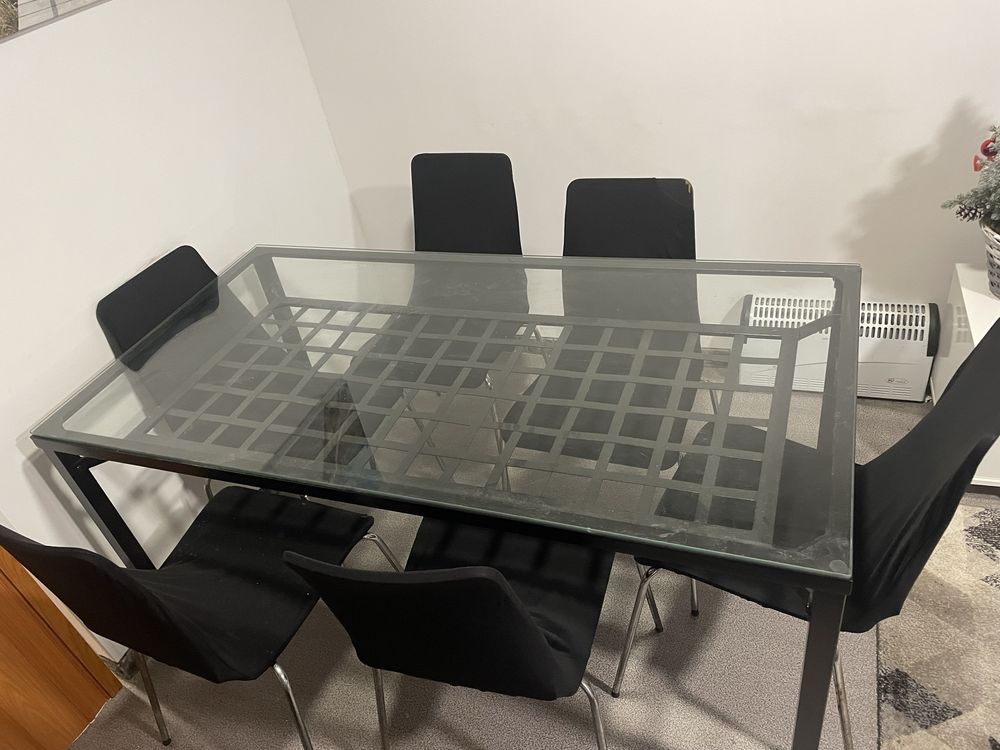 Mesa de sala ou cozinha com 6 cadeiras