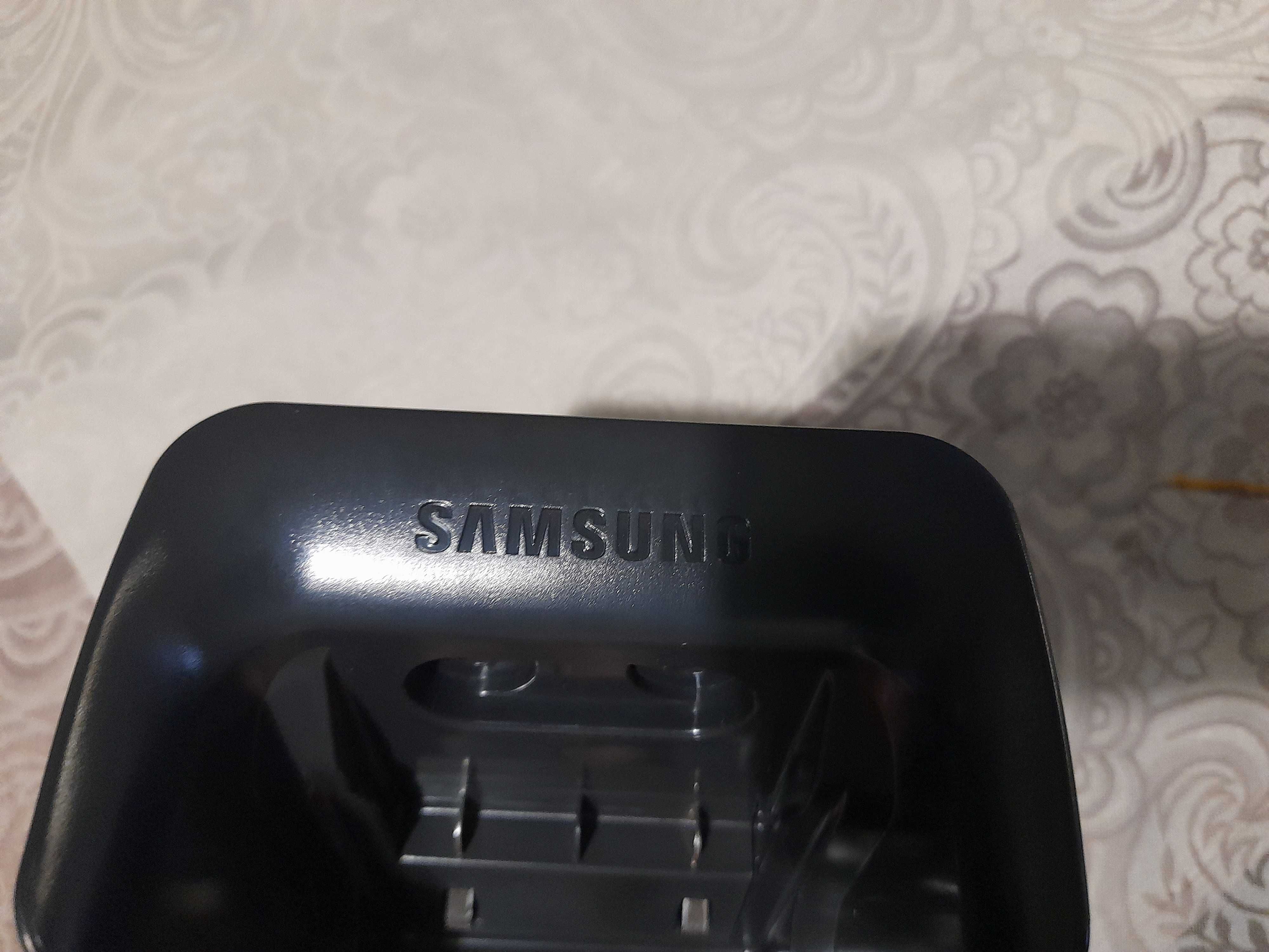 Stacja dokująca  do odkurzacza Samsung jet60