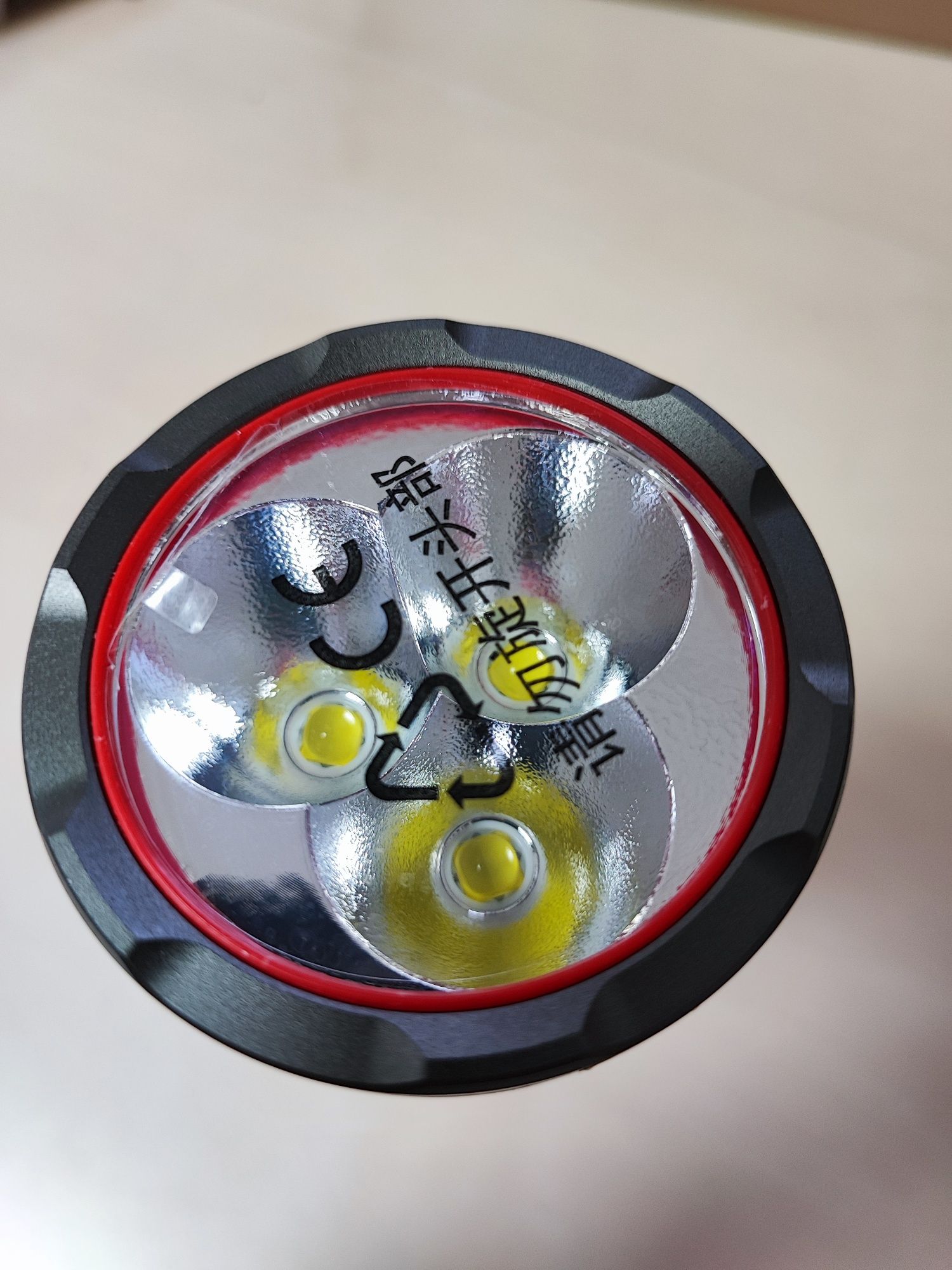 Мощный фонарь Kensun 10kLum 3*XHP70
