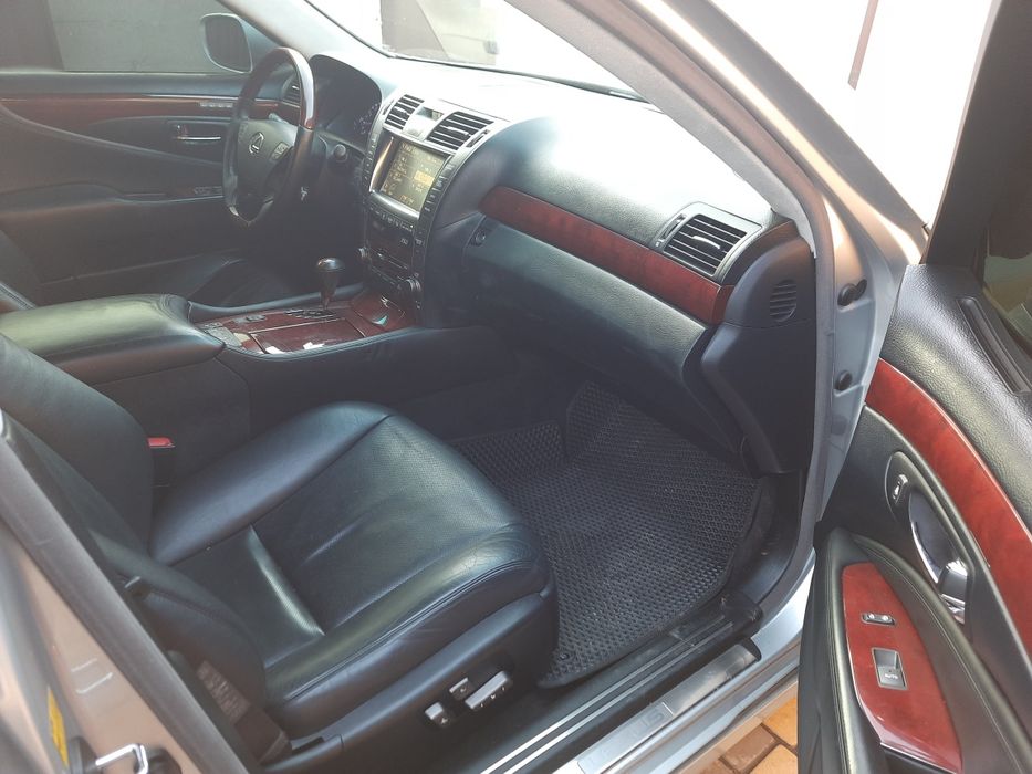 Lexus LS 460 Long