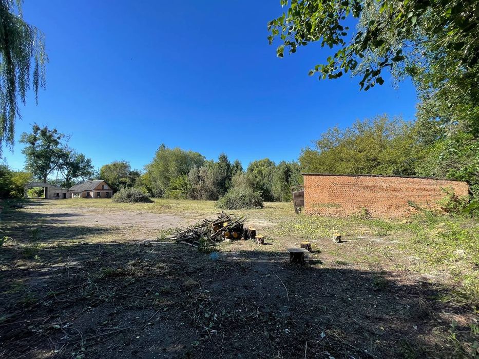 Продаються нежитлові приміщення! Промислова зона! Над дорогою! Млинів!