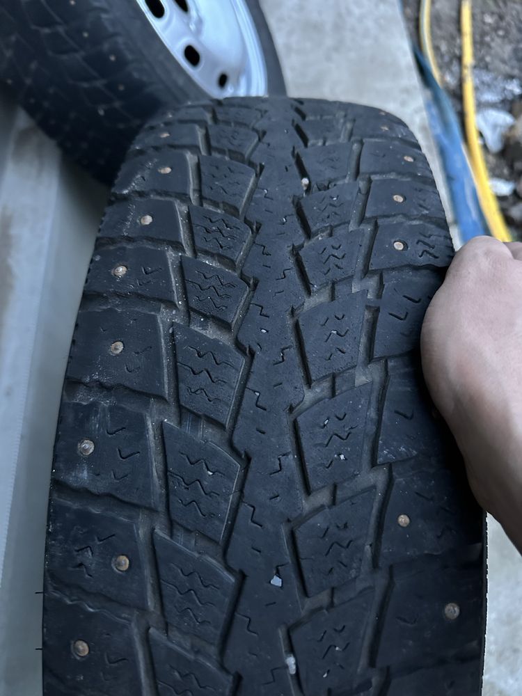 Диски з резиной  5х114,3   215/65 R 16 C. зимні шиповані