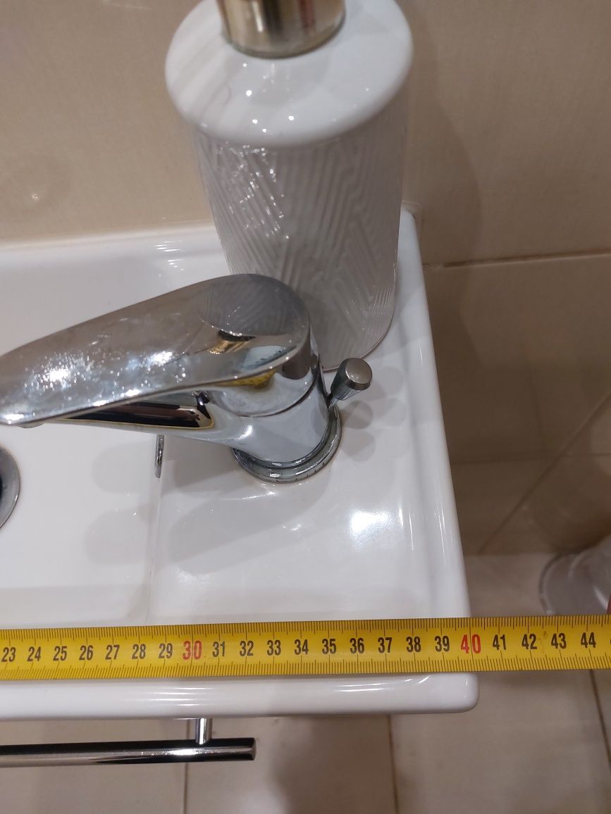 Szafka umywalka kran komplet do wc mała