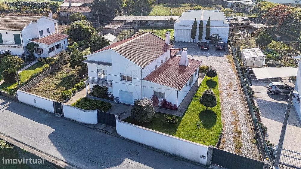 Moradia T4 para arrendamento