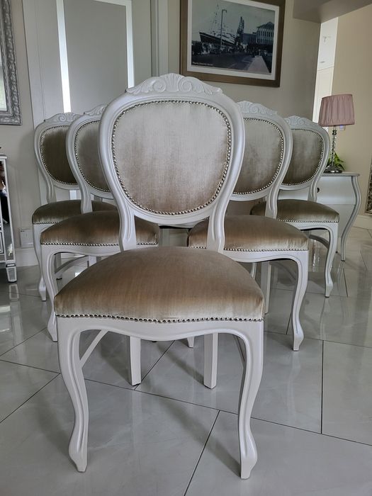 Komplet krzeseł do jadalni