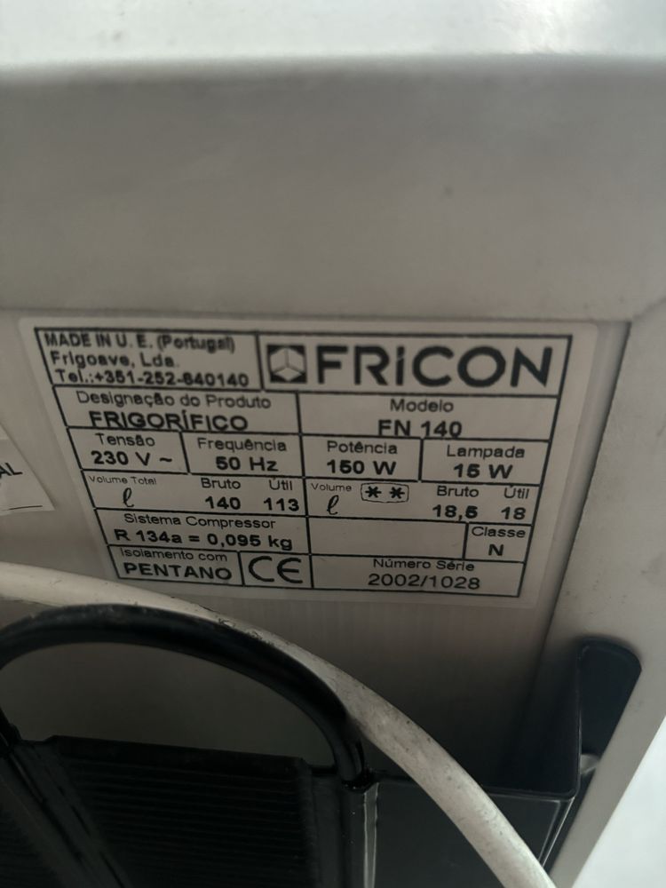 Mini frigorifico com congelador