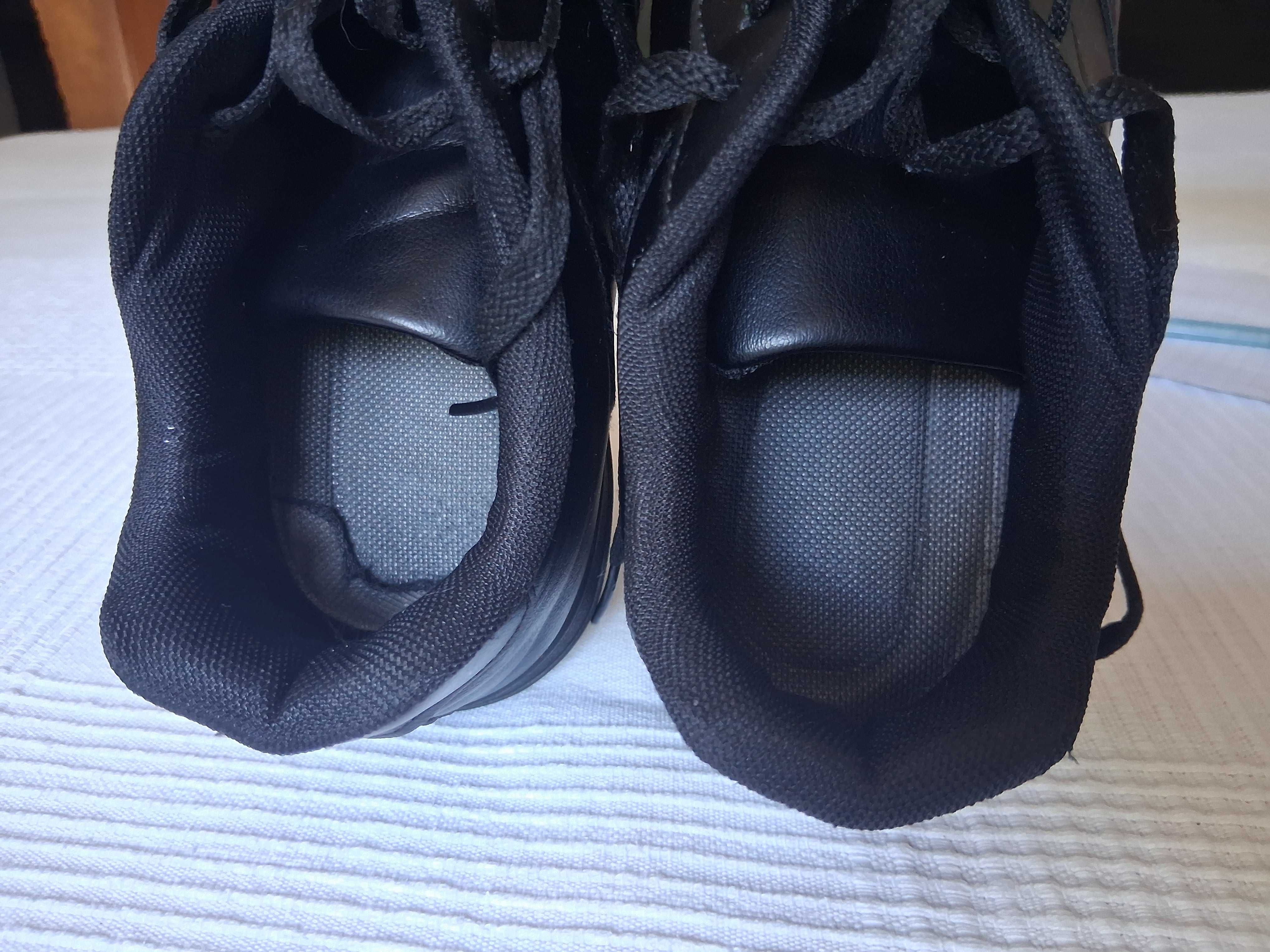 Sapatos pretos de cordões, Primark, Tam 40 (Portes incluídos)