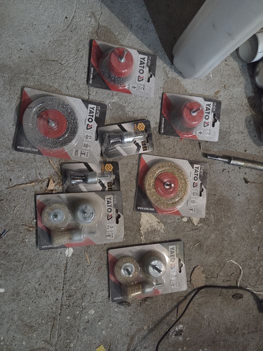 Szczotki druciane do metalu na uchwyt wiertarski TANIO