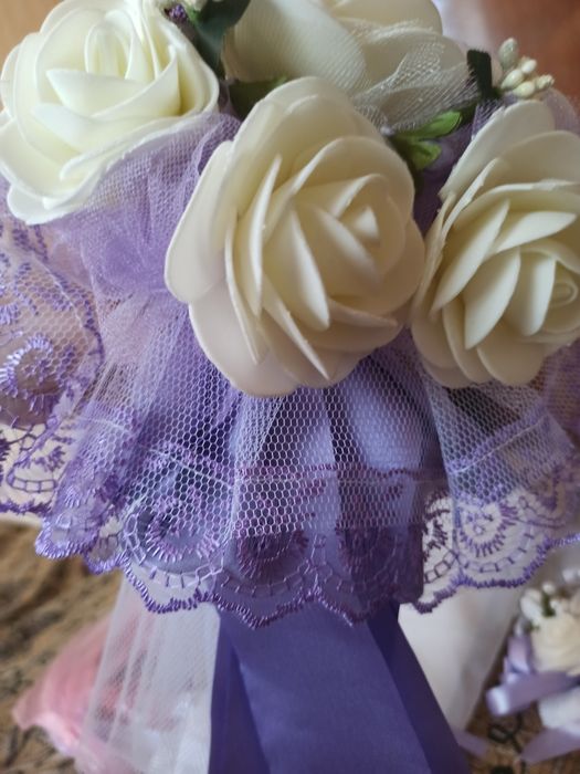 Набір бутонєрок і букета