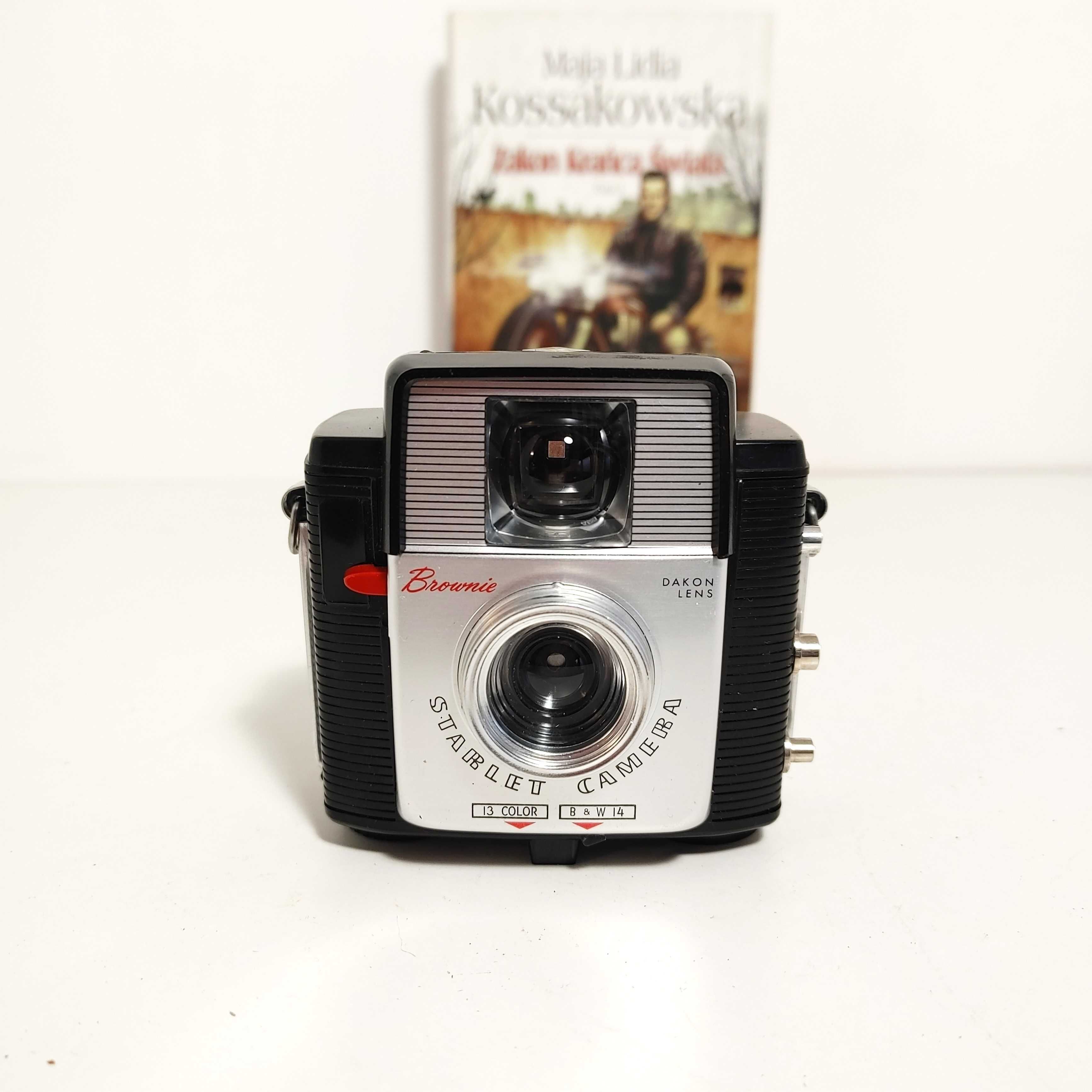 Aparat pudełkowy typu BOX Kodak Brownie Starlet  1957 rok Bardzo Ładny