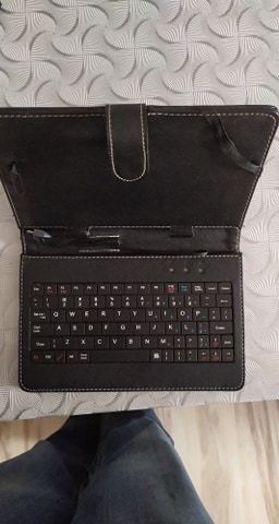 Etui z klawiaturą do tableta 7 cali