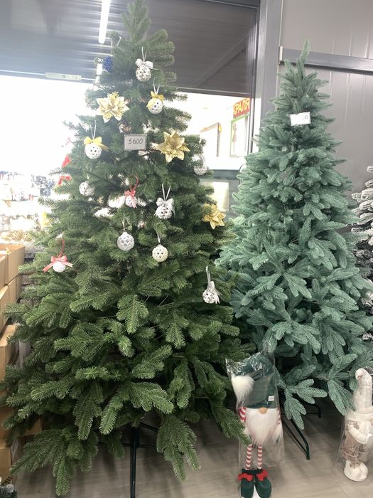 Продаж штучних ялинок, іграшок, гномів в м.Стрий