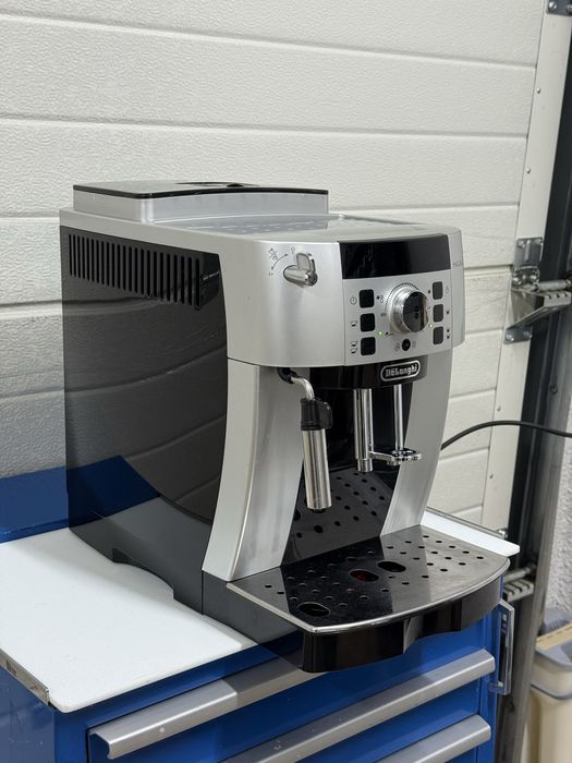 Кавомашина Delonghi Macnifica S Делонгі Делонджі