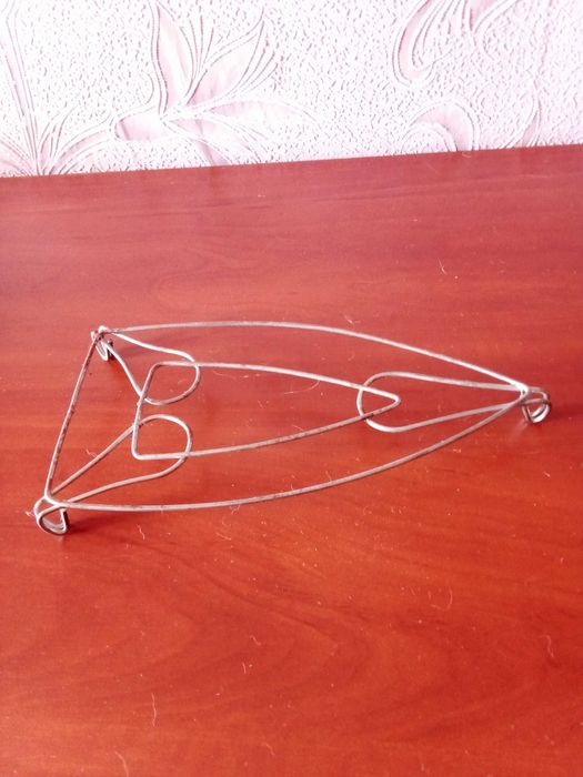 . Подставка под утюг