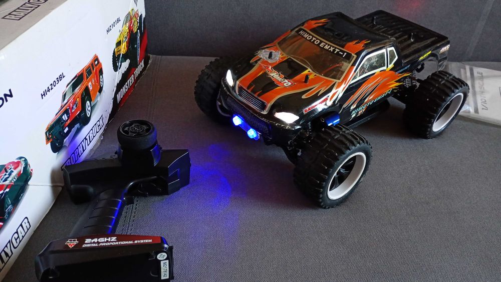 Zdalnie sterowany model samochód 2.4GHz HiMoto 4x4 skala 1/10