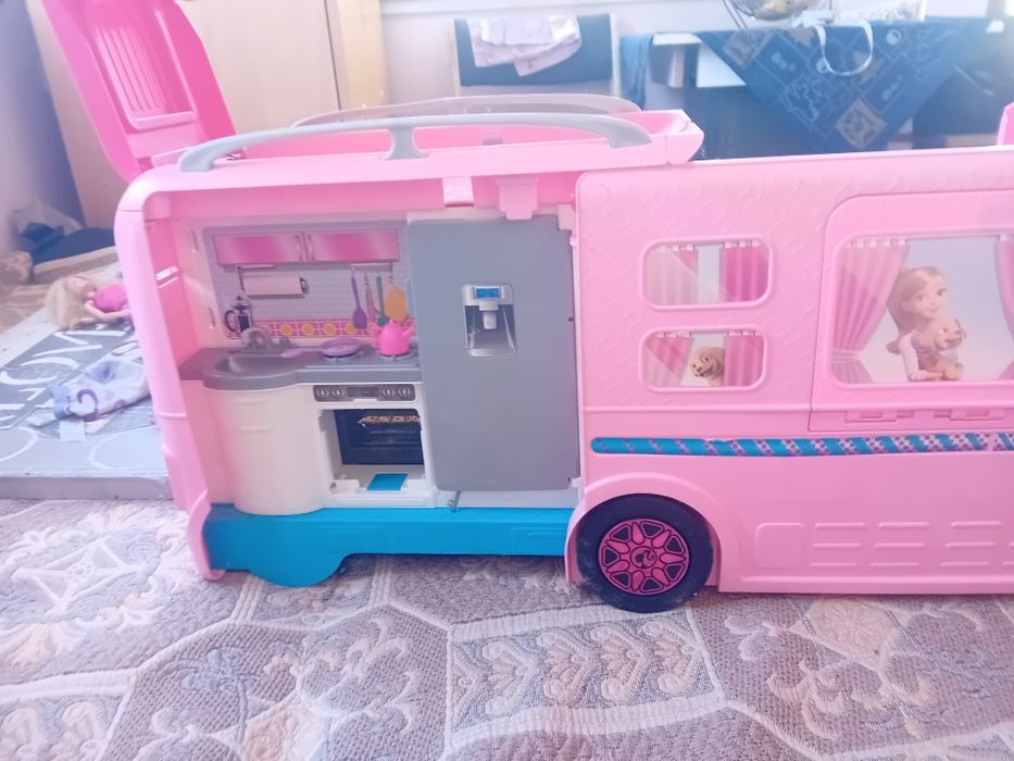 Kamper Barbie bardzo duży Full z basenem