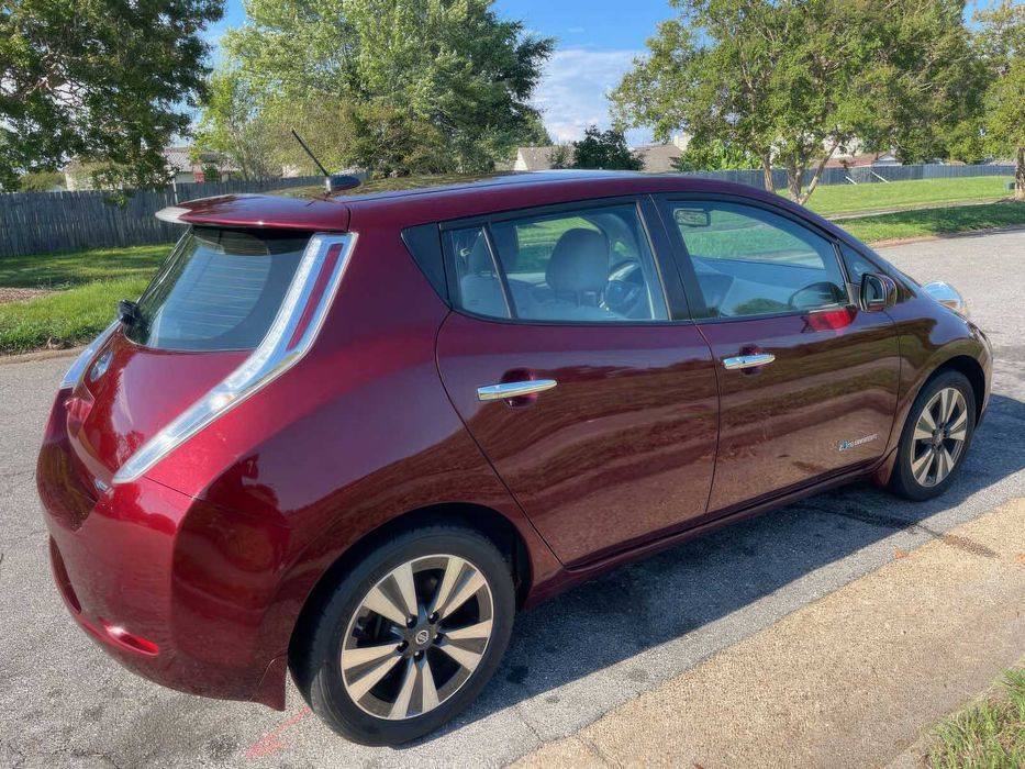 Nissan LEAF SL      2016