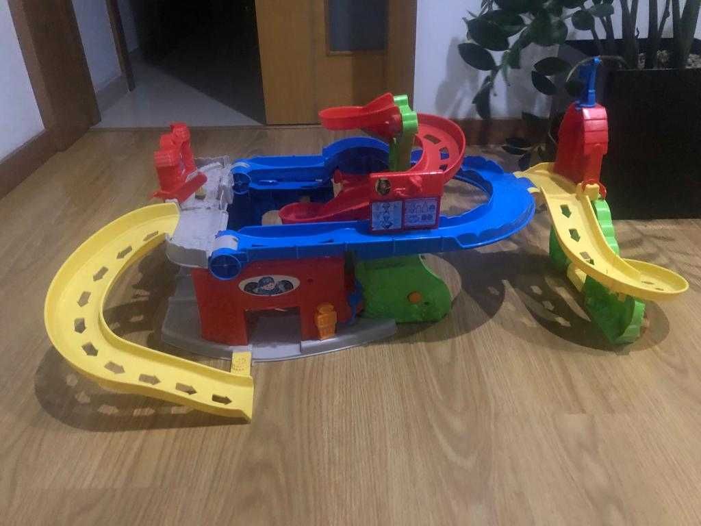 Brinquedo Pista de carros fisher price