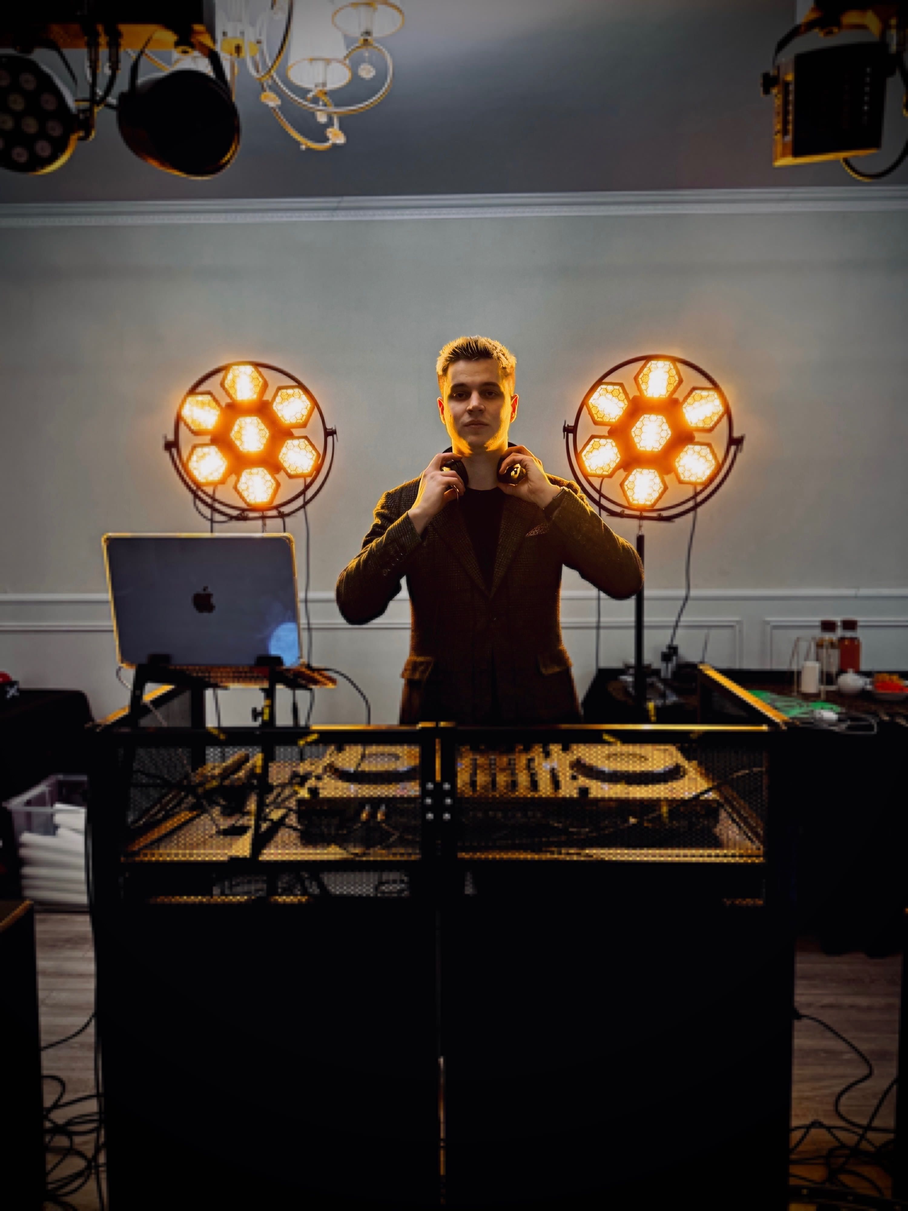 Najlepszy DJ na imprezę! Urodziny Wesele Ciężki Dym Iskry Sceniczne