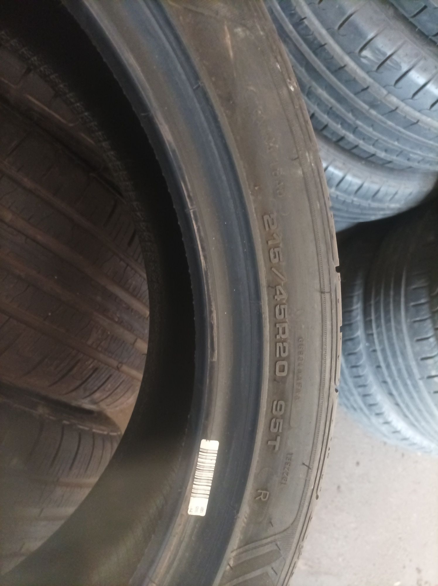 Goodyear letnie 215/45 R20