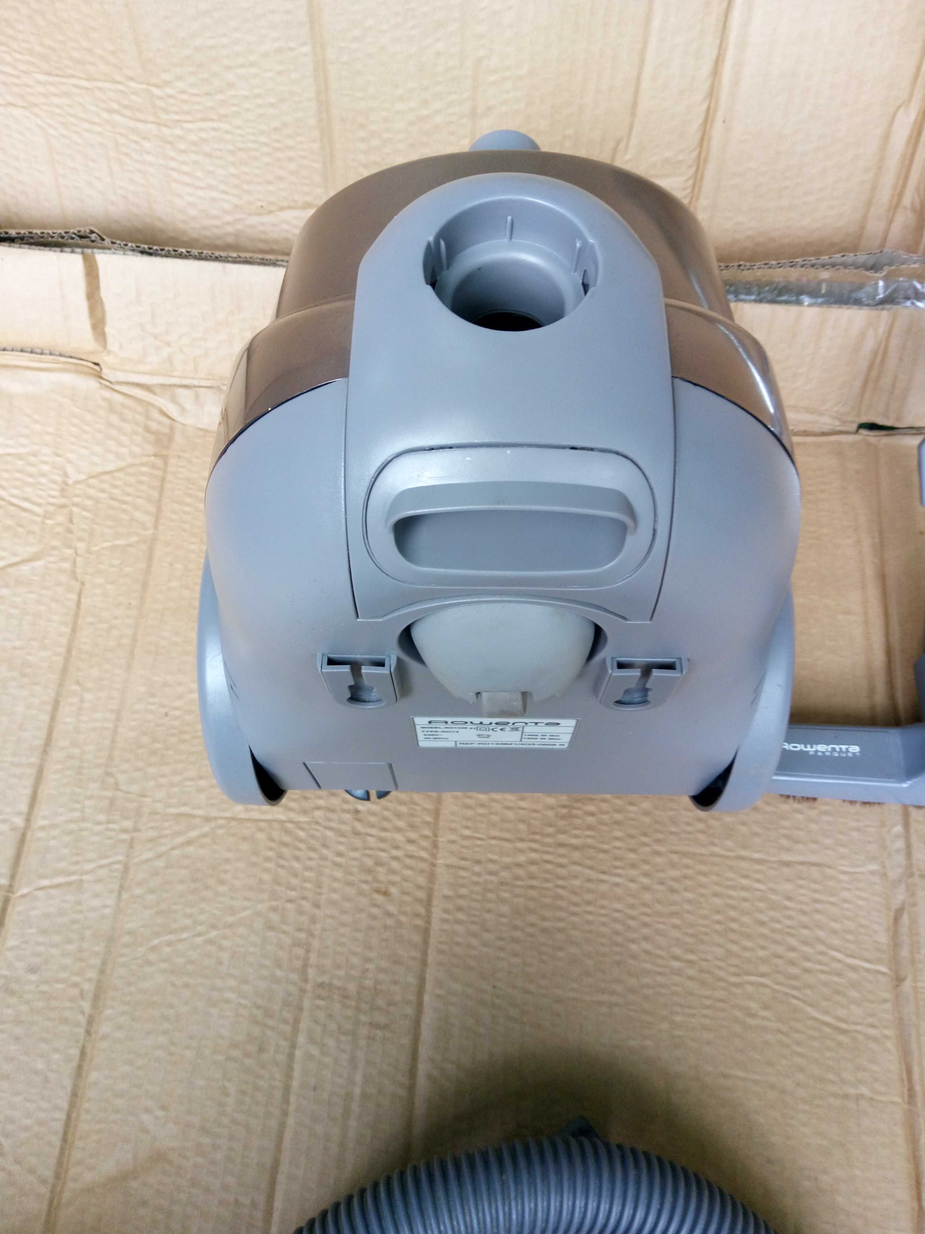 Пылесос мешковой Rowenta RO1336 1600W хорошее состояние