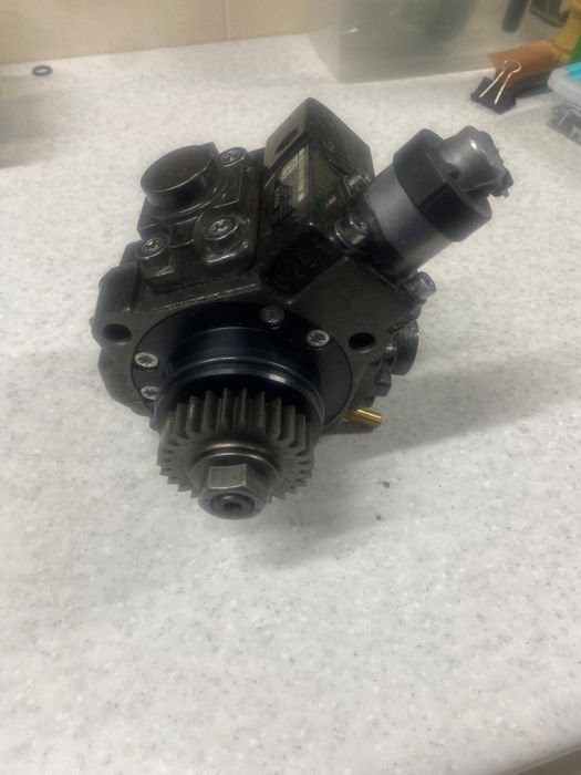 Паливний насос високого тиску BOSCH 0445010250 R9M ТНВД оригінал