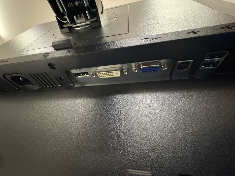 Monitor DELL 24 cale