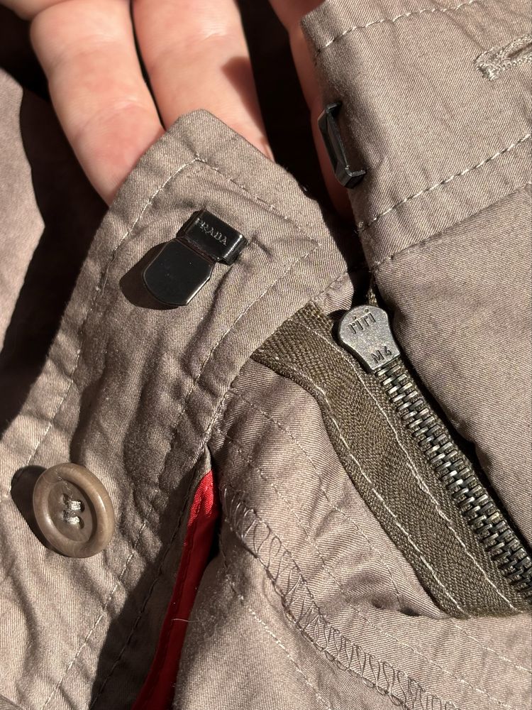 Оригінальні Prada Parachute Pants на затяжках