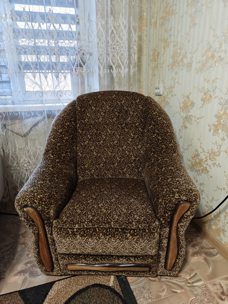 Продам мягкое кресло