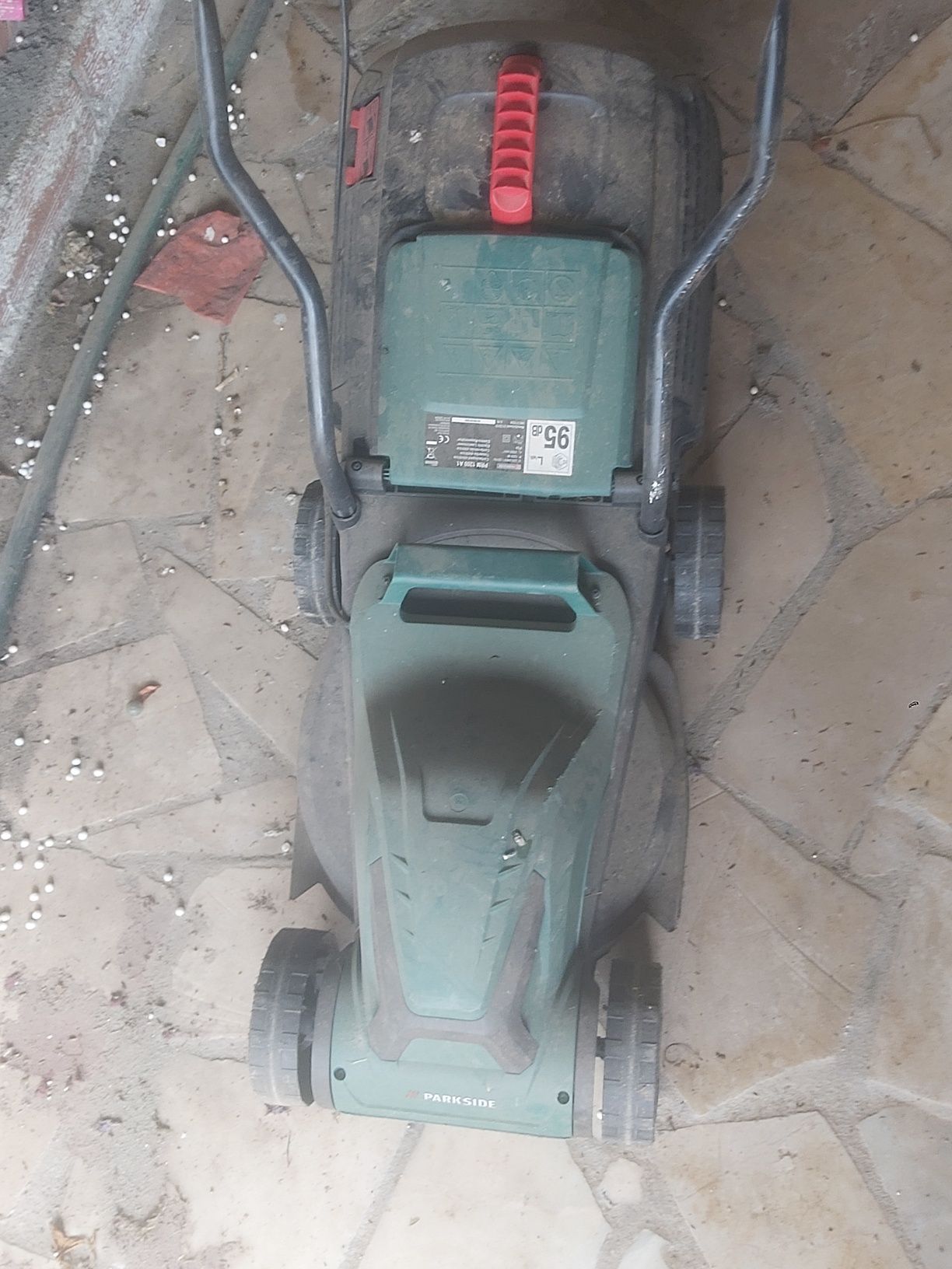 Máquina de cortar relva elétrica